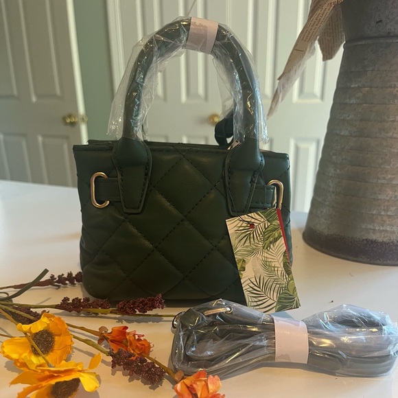 Badgley Mischka Mini Diamond Quilted Tote - Picture 3 of 12